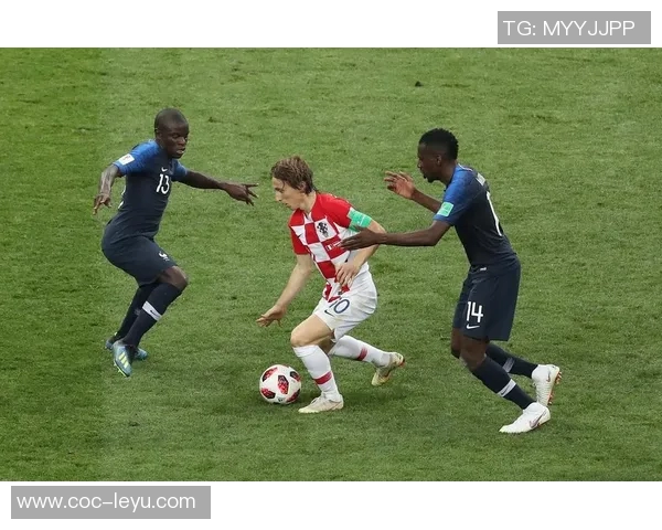 队报预测法国对乌克兰首发阵容谢尔基奥利塞出战坎特搭档科内